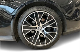 musta Porsche Taycan 2022 kuva 9.