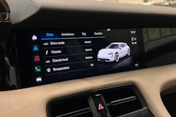 musta Porsche Taycan 2022 kuva 11.