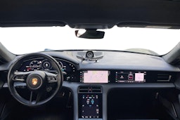 harmaa Porsche Taycan 2022 kuva 7.