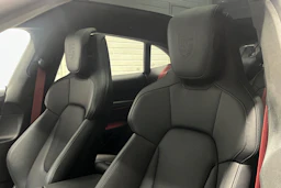 Harmaa Porsche Taycan 2022 kuva 18.