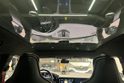 Harmaa Porsche Taycan 2022 kuva 25.