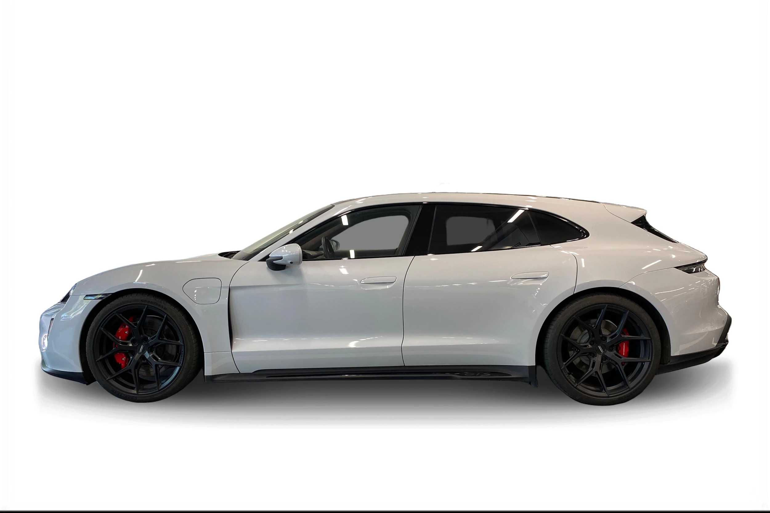 harmaa Porsche Taycan 2022 kuva 5.