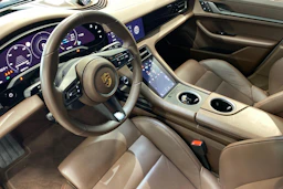 harmaa Porsche Taycan 2022 kuva 6.