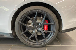 harmaa Porsche Taycan 2022 kuva 10.