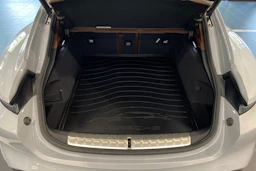 harmaa Porsche Taycan 2022 kuva 20.