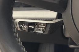 Sininen Porsche Taycan 2022 kuva 18.