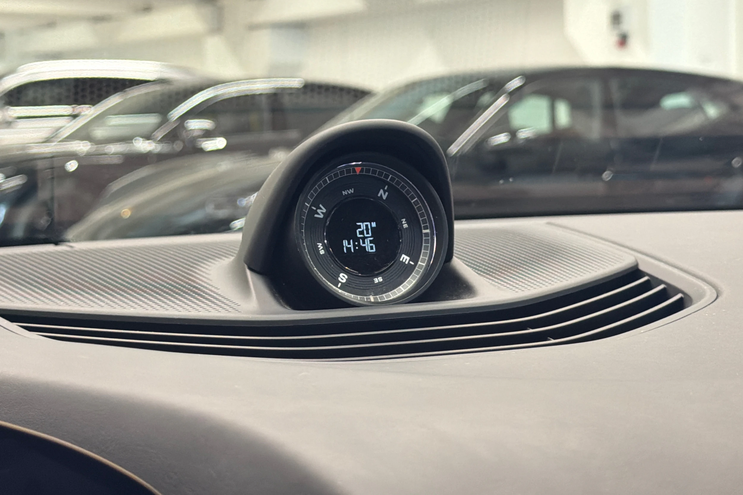 Sininen Porsche Taycan 2022 kuva 22.
