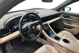 musta Porsche Taycan 2022 kuva 6.