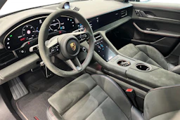 Musta Porsche Taycan 2022 kuva 6.