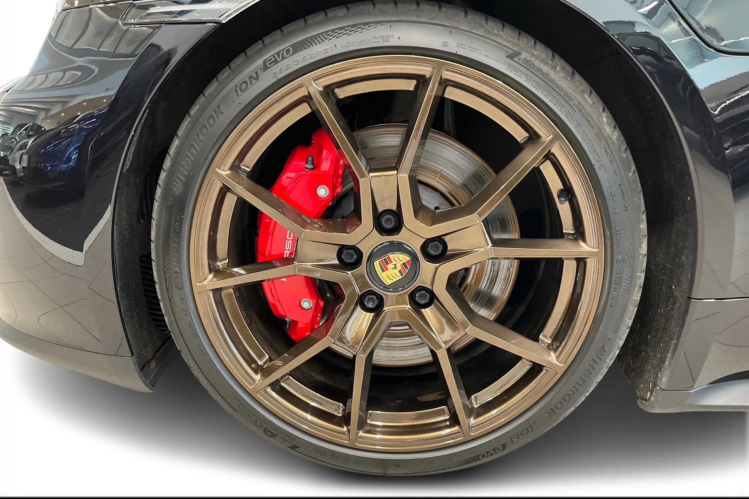 Musta Porsche Taycan 2022 kuva 9.