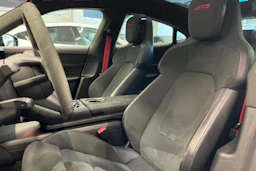 Musta Porsche Taycan 2022 kuva 13.