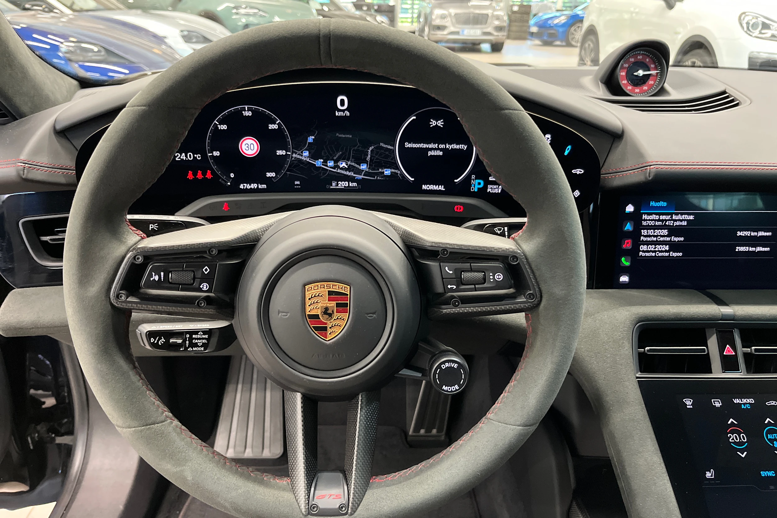 Musta Porsche Taycan 2022 kuva 15.