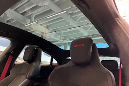 Musta Porsche Taycan 2022 kuva 20.