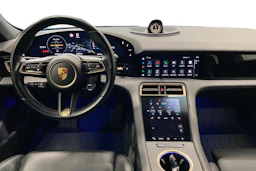 Sininen Porsche Taycan 2022 kuva 7.