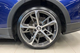 Sininen Porsche Taycan 2022 kuva 10.