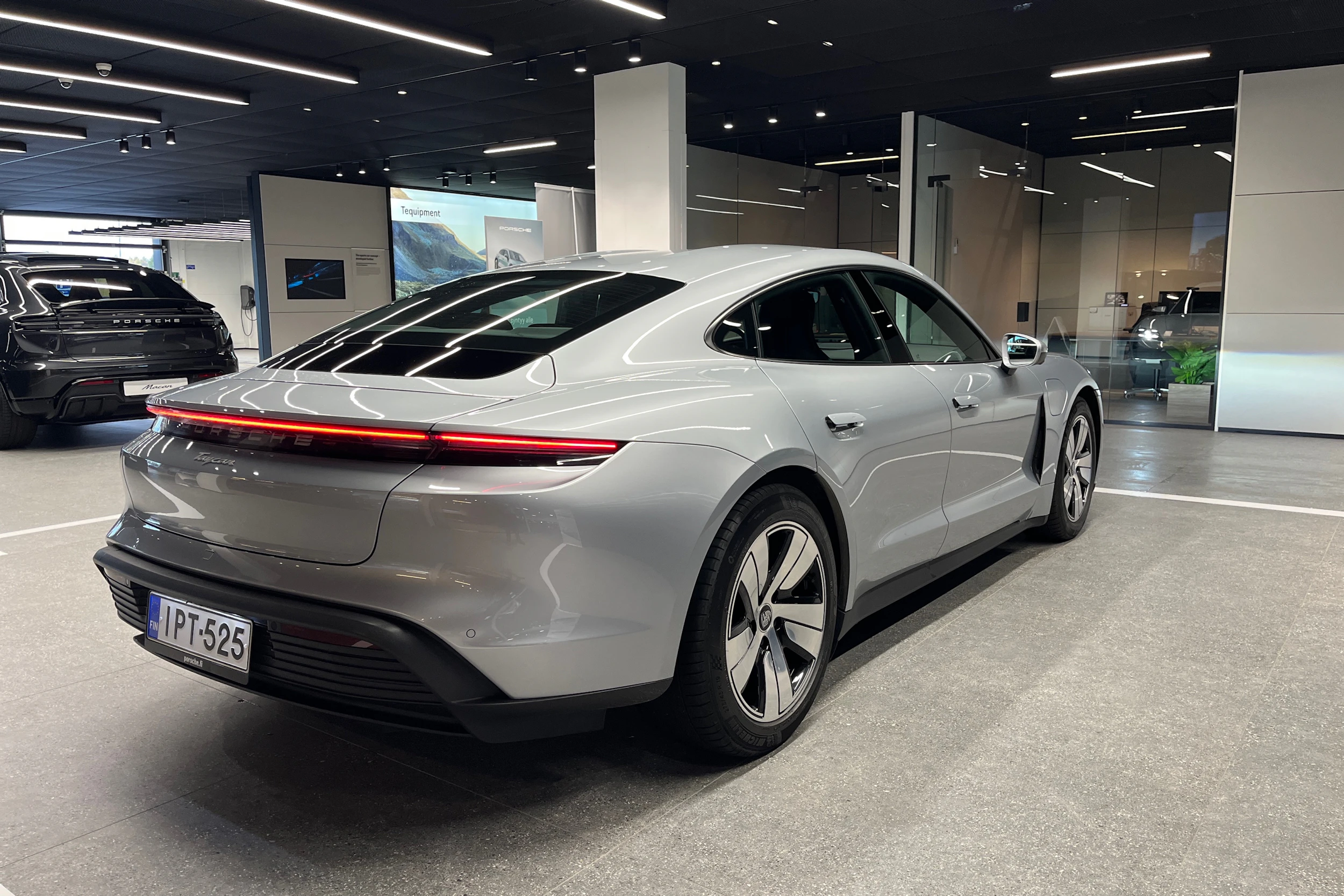 hopea Porsche Taycan 2022 kuva 11.