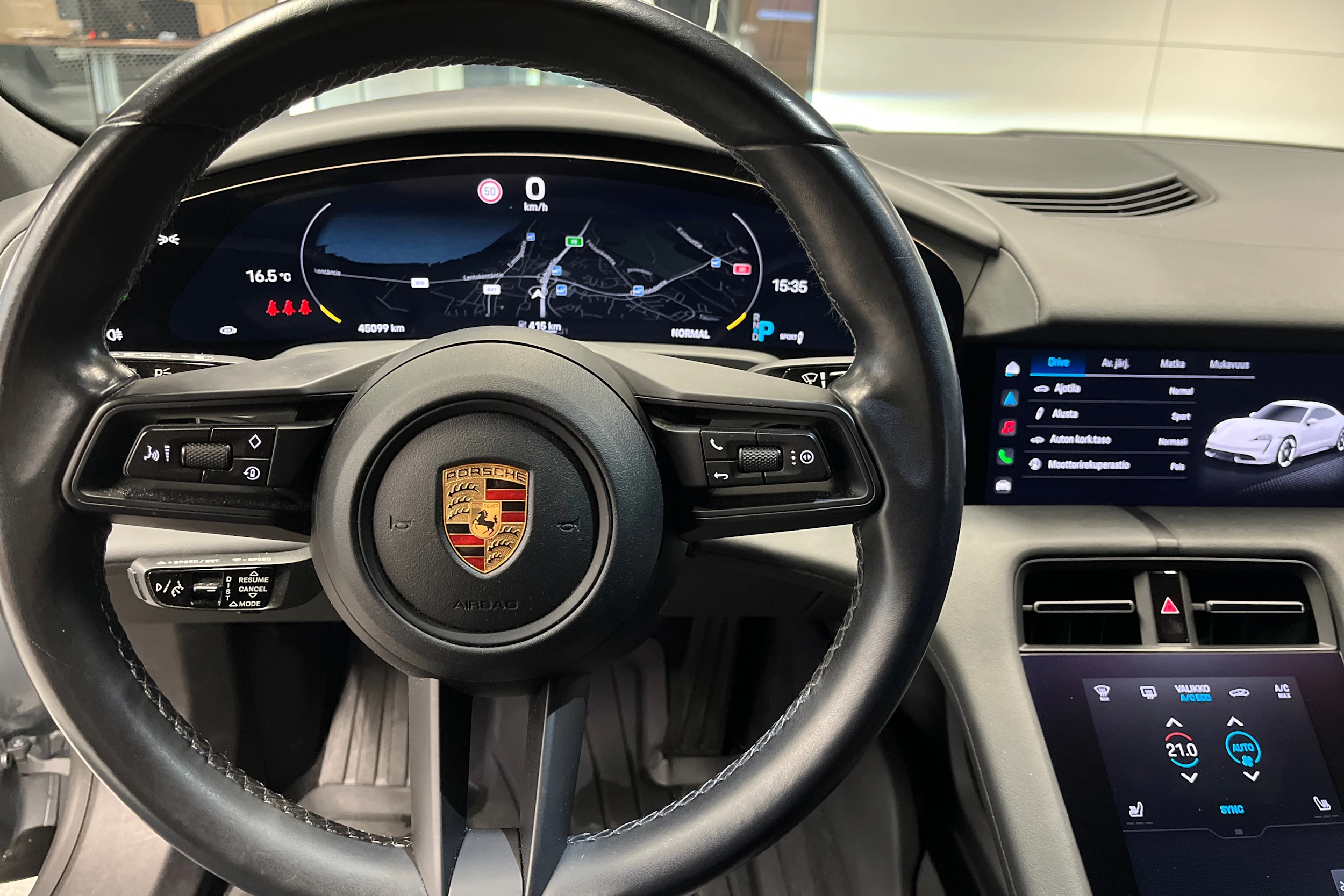 hopea Porsche Taycan 2022 kuva 17.