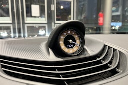 Harmaa Porsche Taycan 2022 kuva 14.