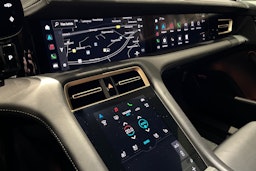 Harmaa Porsche Taycan 2022 kuva 15.