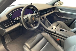 harmaa Porsche Taycan 2022 kuva 6.