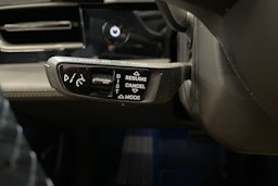 harmaa Porsche Taycan 2022 kuva 18.