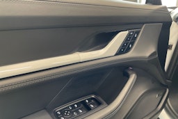 harmaa Porsche Taycan 2022 kuva 22.