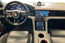 Musta Porsche Taycan 2022 kuva 8.