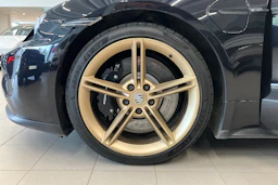 Musta Porsche Taycan 2022 kuva 11.