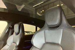Musta Porsche Taycan 2022 kuva 15.