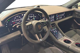 Harmaa Porsche Taycan 2022 kuva 7.