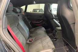Harmaa Porsche Taycan 2022 kuva 13.