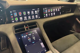 Harmaa Porsche Taycan 2022 kuva 20.