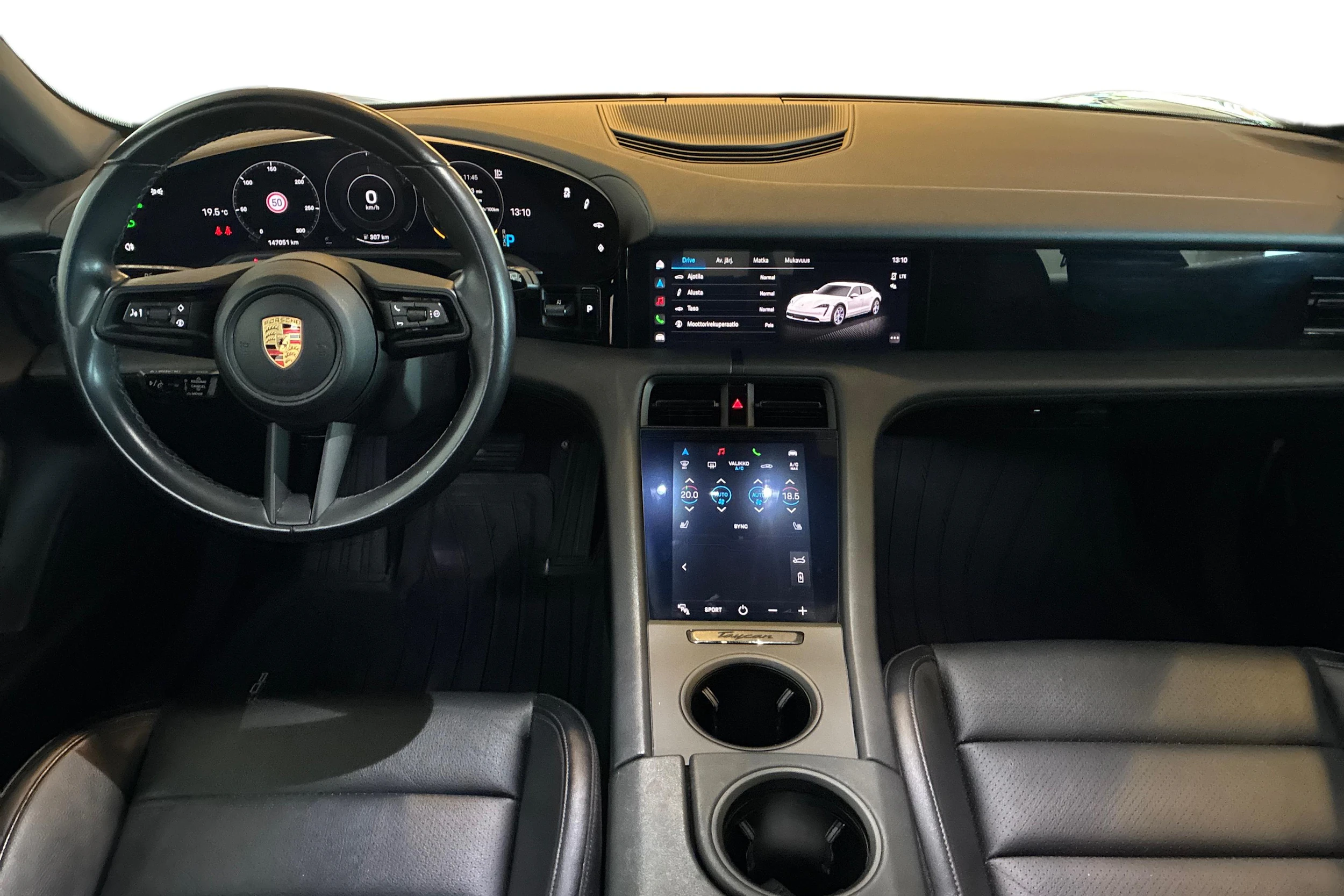 punainen Porsche Taycan 2022 kuva 7.