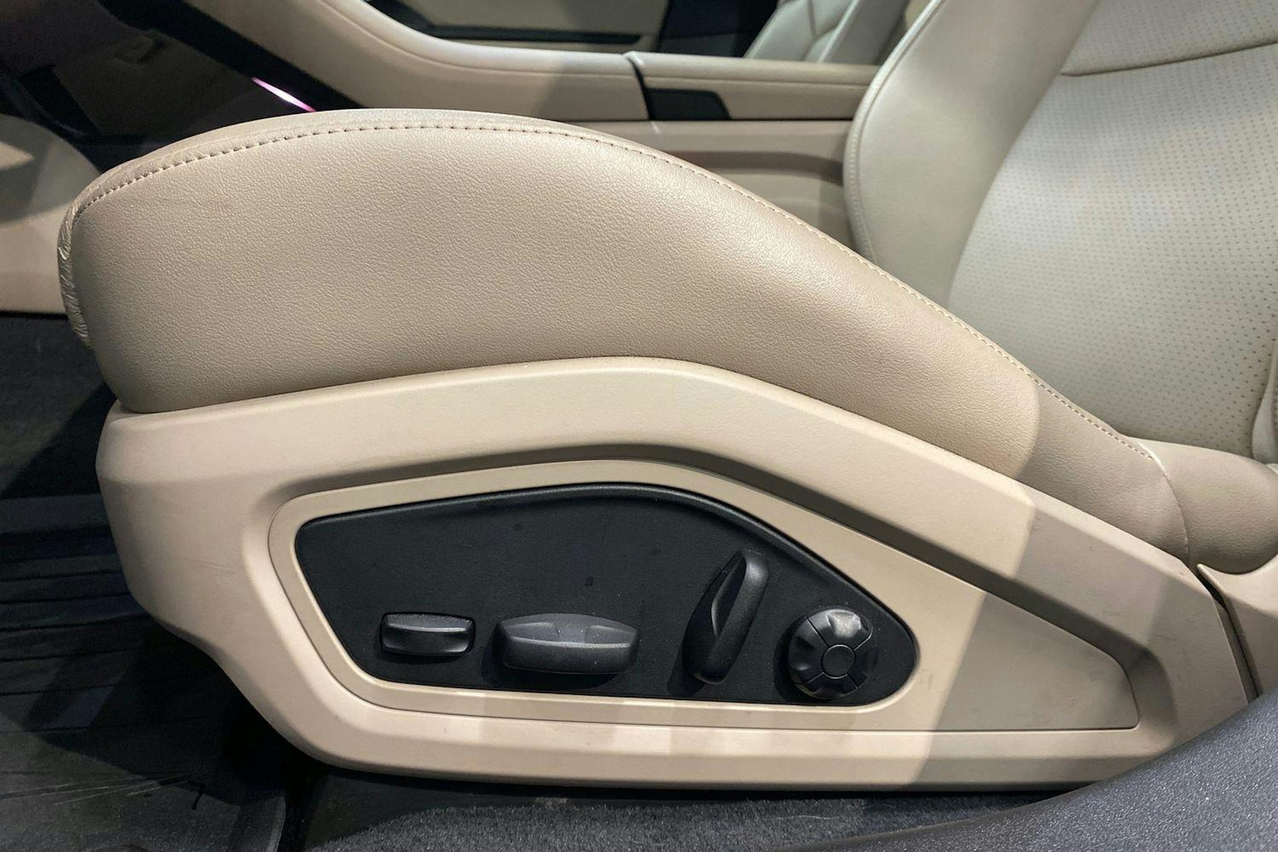 hopea Porsche Taycan 2022 kuva 10.