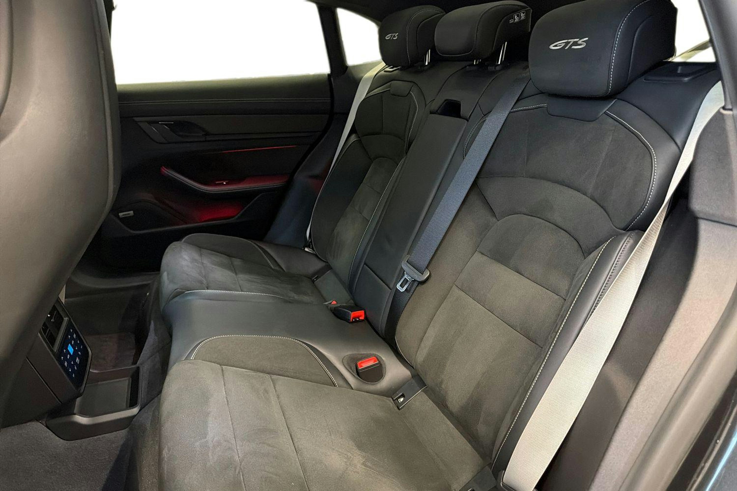 Porsche Taycan 2022 kuva 8.