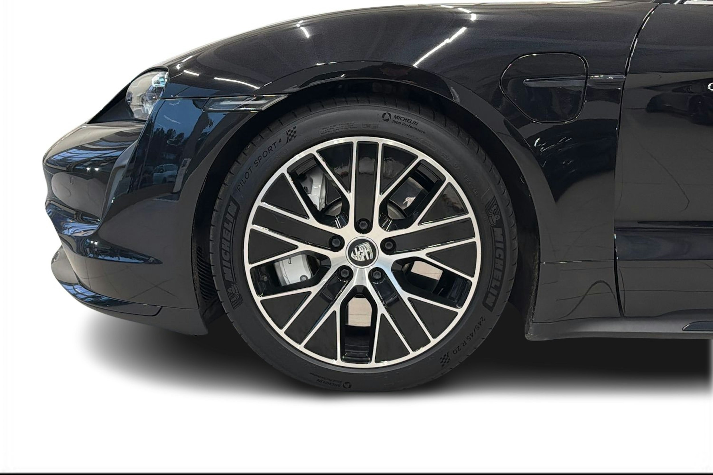 Musta Porsche Taycan 2022 kuva 8.