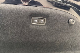 Musta Porsche Taycan 2022 kuva 10.