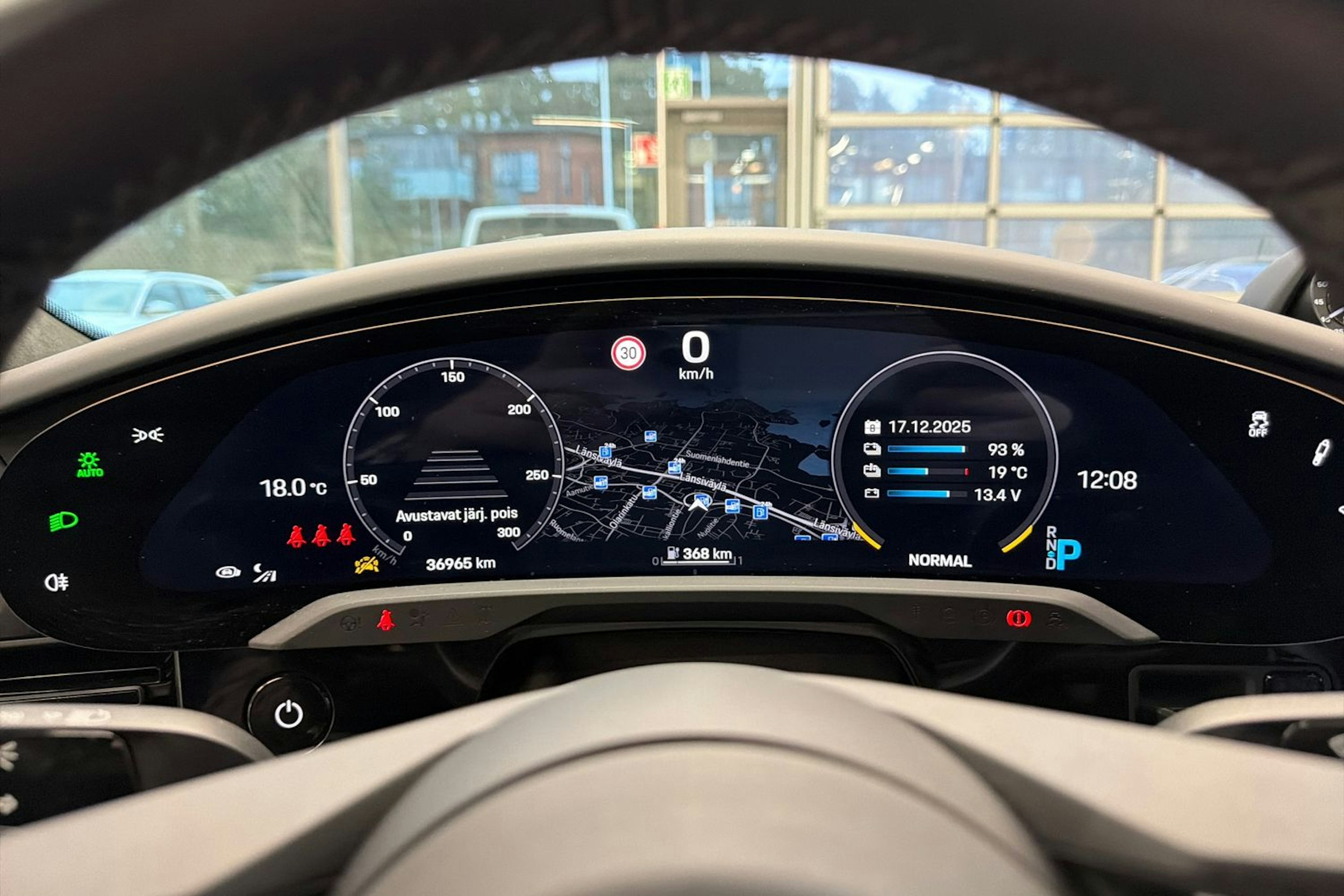 Musta Porsche Taycan 2022 kuva 13.