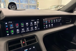 Musta Porsche Taycan 2022 kuva 15.