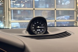 Musta Porsche Taycan 2022 kuva 16.