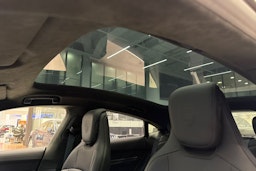 Musta Porsche Taycan 2022 kuva 22.