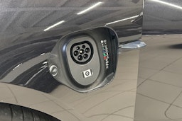 Musta Porsche Taycan 2022 kuva 23.