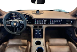Harmaa Porsche Taycan 2022 kuva 8.