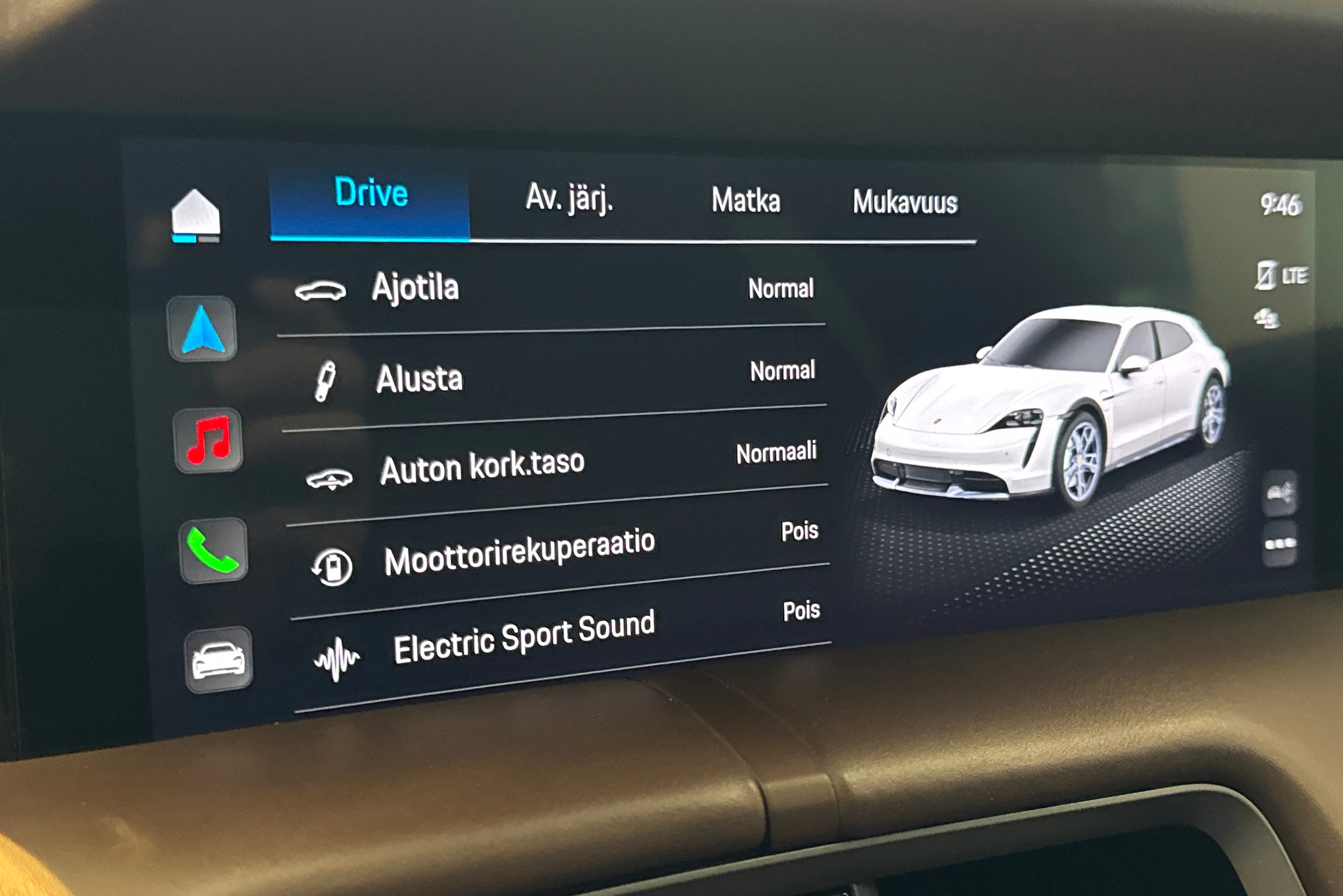 Harmaa Porsche Taycan 2022 kuva 16.