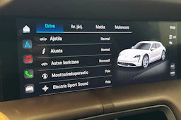 Harmaa Porsche Taycan 2022 kuva 16.