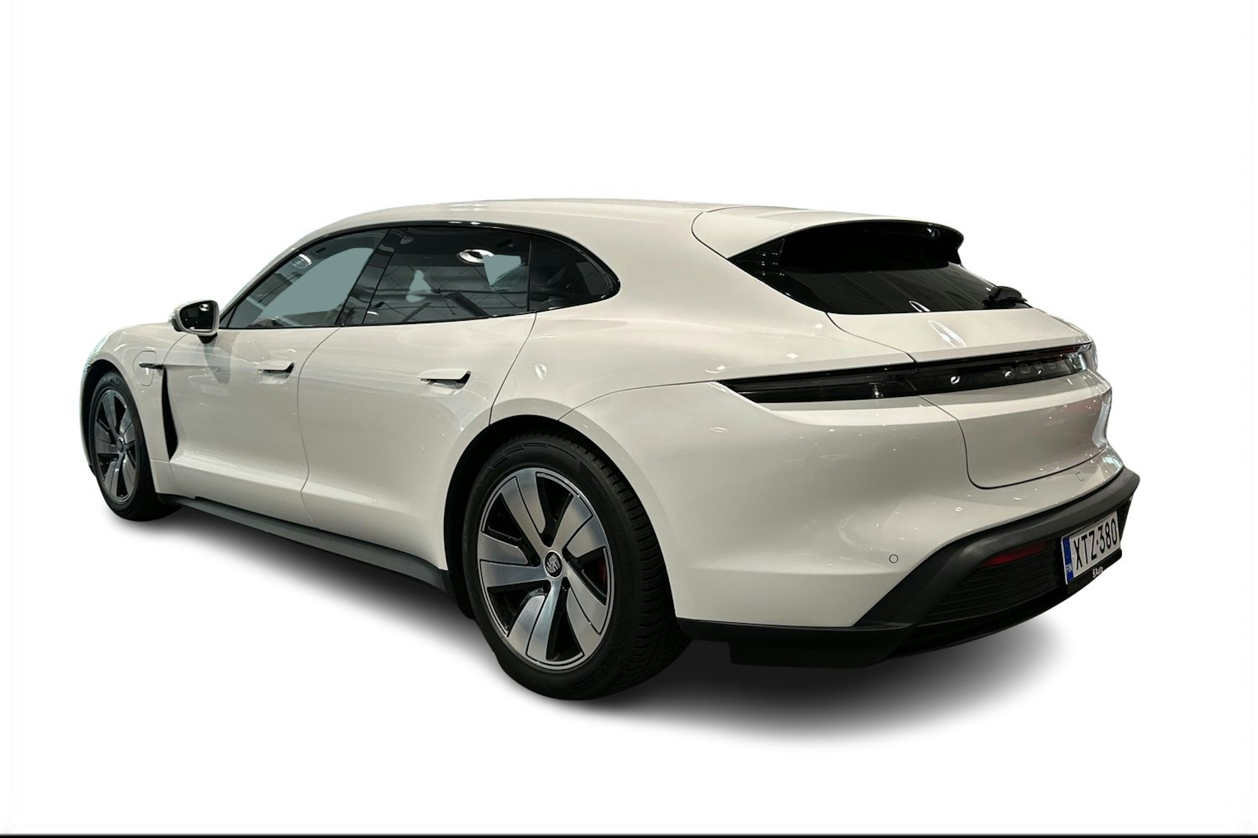 valkoinen Porsche Taycan 2022 kuva 2.
