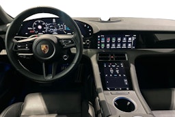 valkoinen Porsche Taycan 2022 kuva 7.