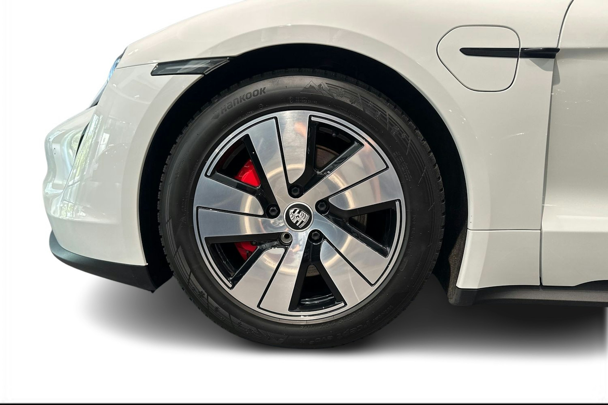 valkoinen Porsche Taycan 2022 kuva 9.