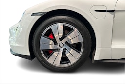 valkoinen Porsche Taycan 2022 kuva 9.