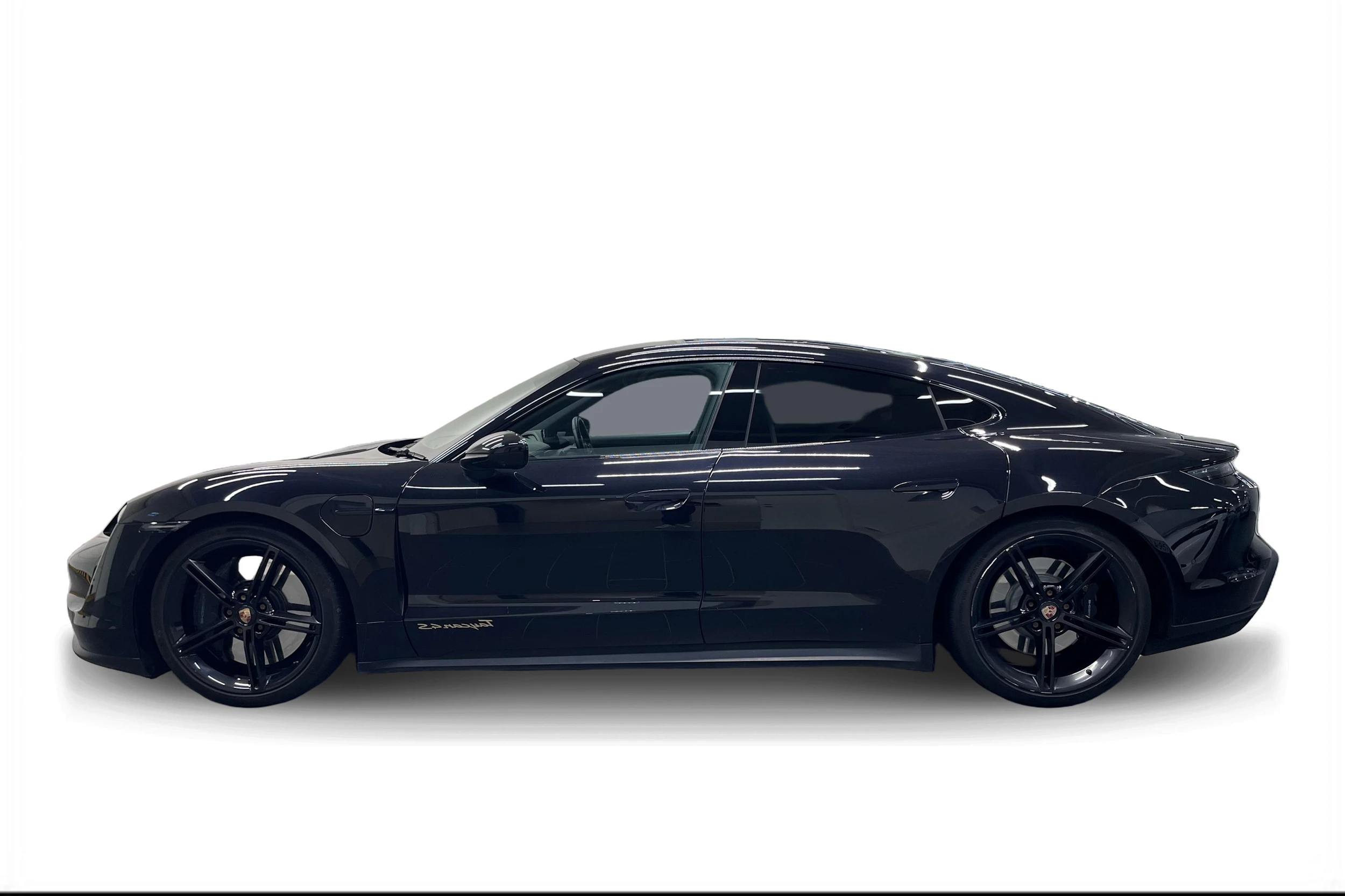musta Porsche Taycan 2022 kuva 5.